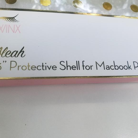13" Protective Macbook Pro Shell - Picture 3 of 4
